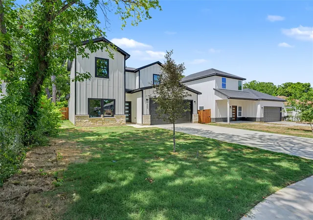 Photo 3 of Single family home for sale at 3309 Thannisch Ave, Fort Worth, TX 76105 | MLS# 21318357 | Listing updated on 2026-09-11
