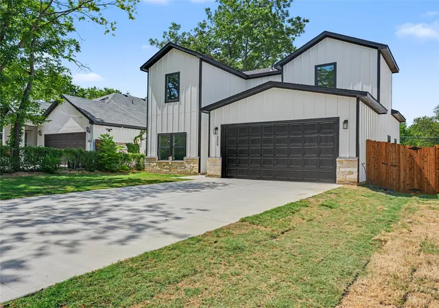Photo 4 of Single family home for sale at 3309 Thannisch Ave, Fort Worth, TX 76105 | MLS# 21318357 | Listing updated on 2026-09-11