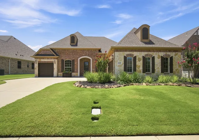Photo 1 of Sale Pending at 425 Emerson Dr, Rockwall, TX 75087 | MLS# 21315117 | Listing updated on 2026-09-10