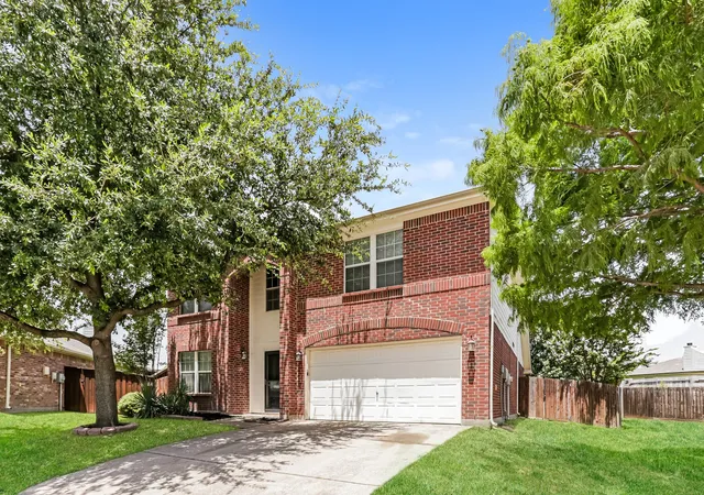 Photo 2 of Sale Pending at 9233 Monument Ct, Fort Worth, TX 76244 | MLS# 21310999 | Listing updated on 2026-09-14
