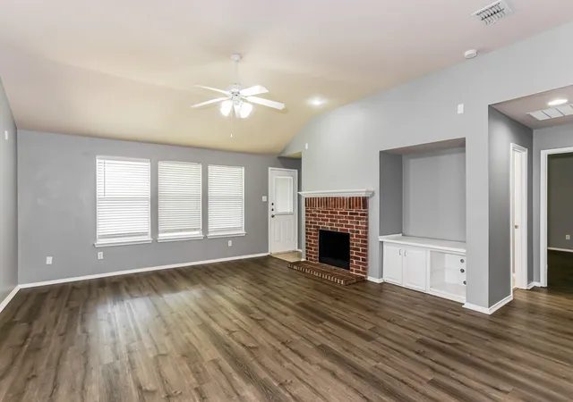 Photo 4 of Sale Pending at 9233 Monument Ct, Fort Worth, TX 76244 | MLS# 21310999 | Listing updated on 2026-09-14