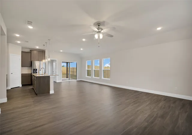 Photo 3 of Single family home for sale at 312 Colby Dr, Hillsboro, TX 76645 | MLS# 21318409 | Listing updated on 2026-07-28