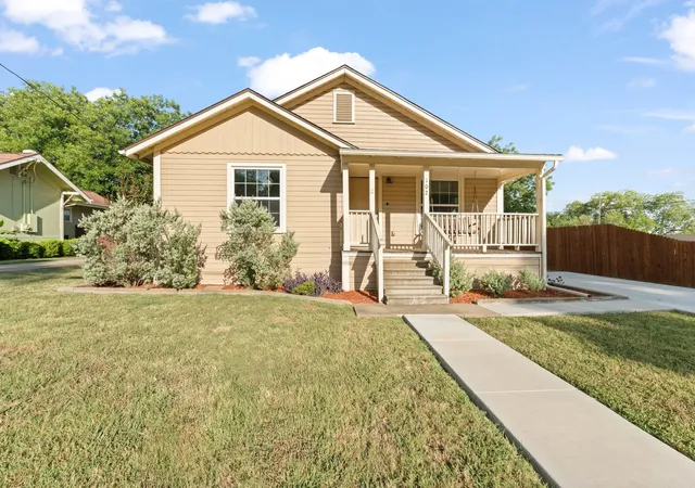 Photo 1 of Sale Pending at 102 S 4th St, Grandview, TX 76050 | MLS# 21311441 | Listing updated on 2026-09-14
