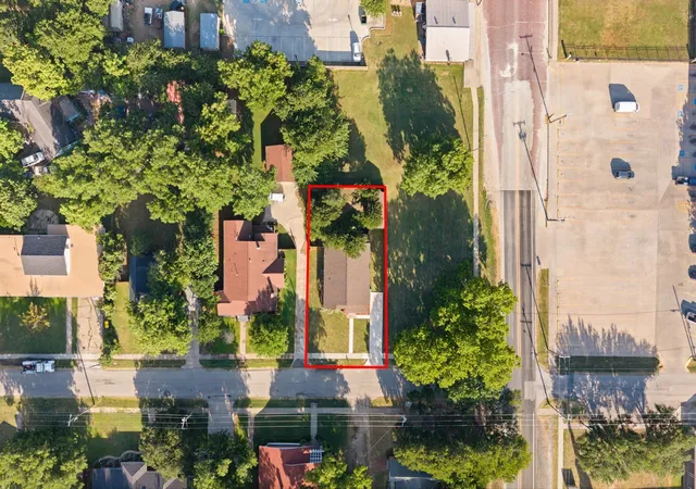 Photo 3 of Sale Pending at 102 S 4Th St, Grandview, TX 76050 | MLS# 21311441 | Listing updated on 2026-09-14