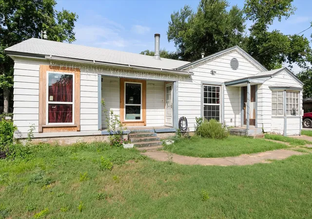 Photo 1 of Sale Pending at 205 Fannin St, Hutchins, TX 75141 | MLS# 21318656 | Listing updated on 2026-09-09