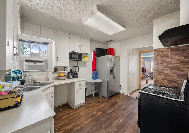 Photo 2 of Sale Pending at 205 Fannin St, Hutchins, TX 75141 | MLS# 21318656 | Listing updated on 2026-09-09