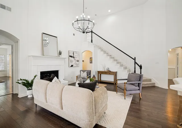 Photo 2 of Single family home for sale at 648 Woodland Wy, Rockwall, TX 75087 | MLS# 21318658 | Listing updated on 2026-09-09