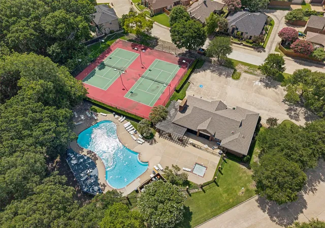Photo 3 of Single family home for sale at 648 Woodland Wy, Rockwall, TX 75087 | MLS# 21318658 | Listing updated on 2026-09-09
