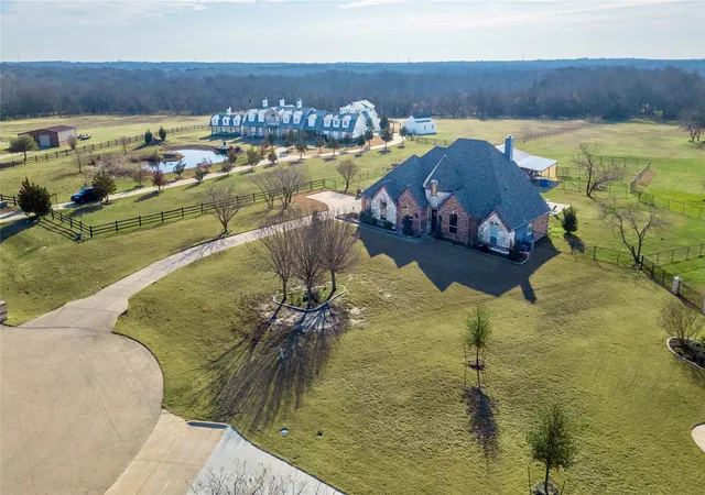 Photo 3 of Single family home for sale at 845 Horseshoe Bnd, Royse City, TX 75189 | MLS# 21318725 | Listing updated on 2026-09-09