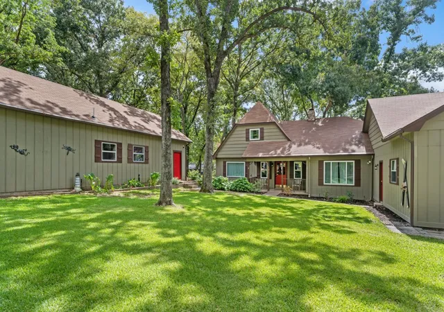 Photo 1 of Single family home for sale at 103 Deer Island Rd, Mabank, TX 75156 | MLS# 21318792 | Listing updated on 2026-09-10