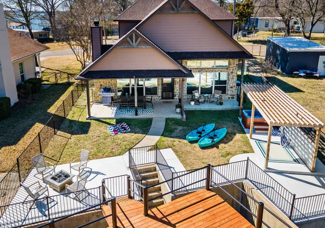 Photo 1 of Single family home for sale at 156 Palisade Dr, Mabank, TX 75156 | MLS# 21318561 | Listing updated on 2026-09-10