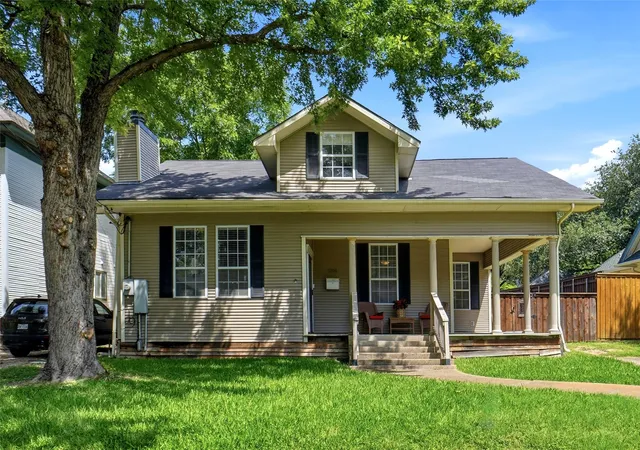 Single family home for sale at 5705 Tremont St, Dallas, TX 75214 | MLS# 21309651