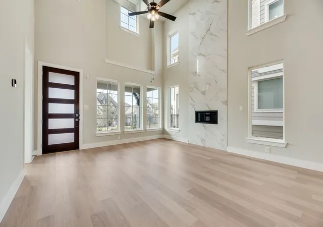 Photo 1 of Single family home for sale at 1525 Euclid Aly, Denton, TX 76208 | MLS# 21318901 | Listing updated on 2026-09-09