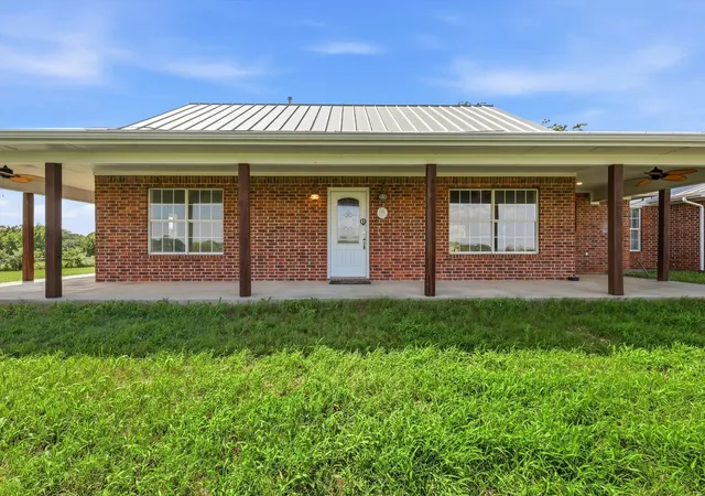 Photo 3 of House for sale at 12190 Bell Rd, Pilot Point, TX 76258 | MLS# 21314440 | Listing updated on 2026-10-07