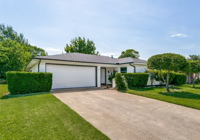 Photo 2 of Sale Pending at 3120 Spring Grove Dr, Bedford, TX 76021 | MLS# 21318839 | Listing updated on 2026-09-11