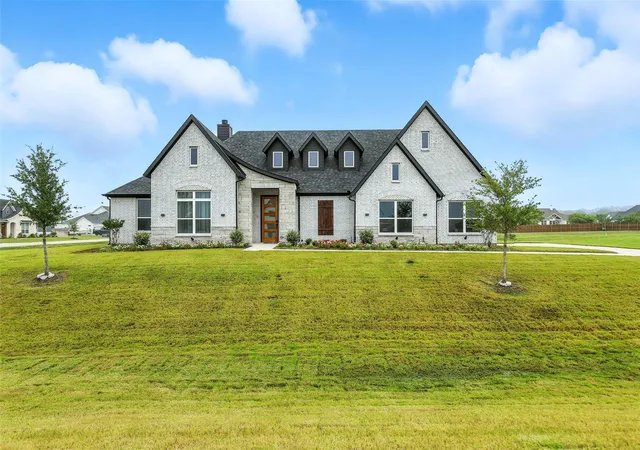 Photo 2 of Single family home for sale at 3141 Claire Dr, Midlothian, TX 76065 | MLS# 21319018 | Listing updated on 2026-09-11
