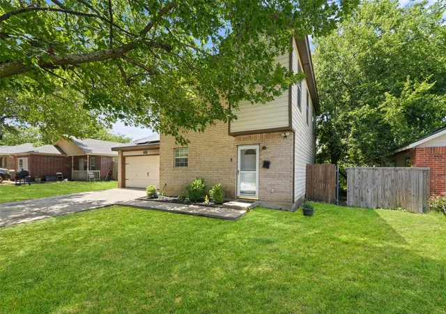 Photo 4 of Single family home for sale at 3607 Pinebrook Dr, Dallas, TX 75241 | MLS# 21316786 | Listing updated on 2026-09-14