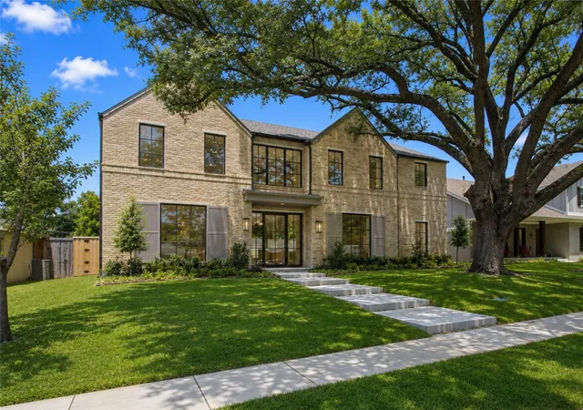 Photo 1 of Mansion for sale at 7033 Chantilly Ln, Dallas, TX 75214 | MLS# 21319055 | Listing updated on 2026-09-14