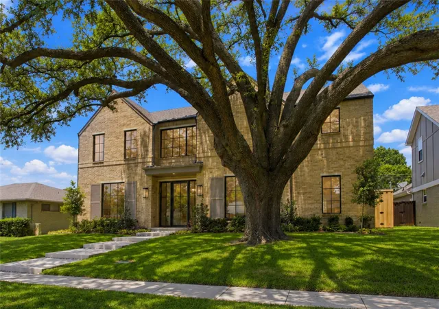 Photo 3 of Mansion for sale at 7033 Chantilly Ln, Dallas, TX 75214 | MLS# 21319055 | Listing updated on 2026-09-14