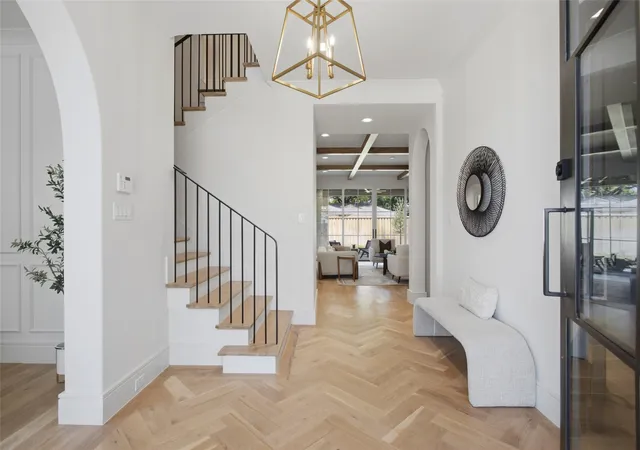 Photo 4 of Single family home for sale at 7033 Chantilly Ln, Dallas, TX 75214 | MLS# 21319055 | Listing updated on 2026-09-14