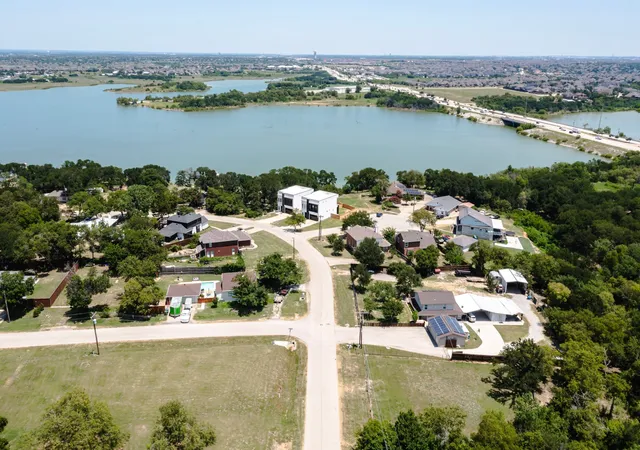 Photo 4 of Single family home for sale at 4601 Willow Ct, The Colony, TX 75056 | MLS# 21319261 | Listing updated on 2026-09-23