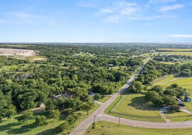 Photo 3 of Single family home for sale at 13539 Chapel Rd, Lorena, TX 76655 | MLS# 21317482 | Listing updated on 2026-07-31