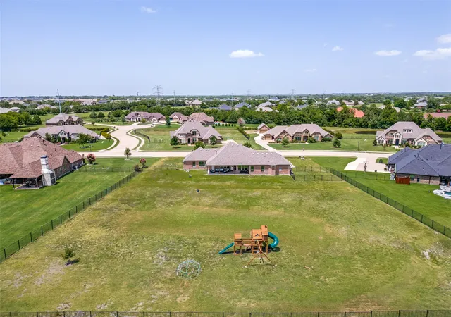 Photo 3 of Single family home for sale at 821 Abington Wy, Rockwall, TX 75032 | MLS# 21306306 | Listing updated on 2026-08-31
