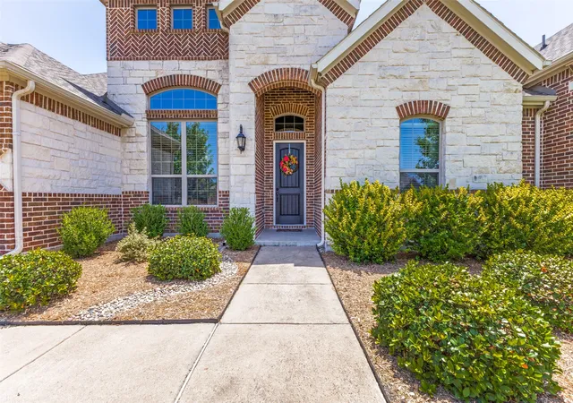 Photo 4 of Single family home for sale at 821 Abington Wy, Rockwall, TX 75032 | MLS# 21306306 | Listing updated on 2026-08-31