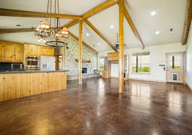 Photo 4 of House for sale at 243 Rock Ct, Decatur, TX 76234 | MLS# 21319244 | Listing updated on 2026-09-27
