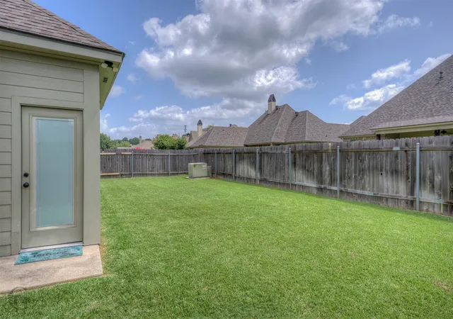 Photo 3 of Single family home for sale at 9981 Loveland Ct, Shreveport, LA 71106 | MLS# 21315662 | Listing updated on 2026-09-13