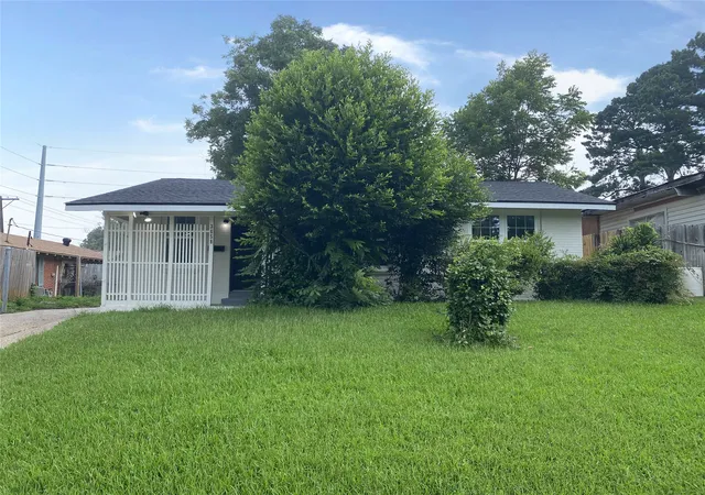 Photo 1 of Sale Pending at 3658 Bellaire Ave, Shreveport, LA 71109 | MLS# 21318892 | Listing updated on 2026-09-14