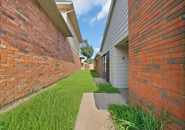 Photo 2 of Single family home for sale at 4213 Phoenix Dr, Carrollton, TX 75010 | MLS# 21314091 | Listing updated on 2026-09-08