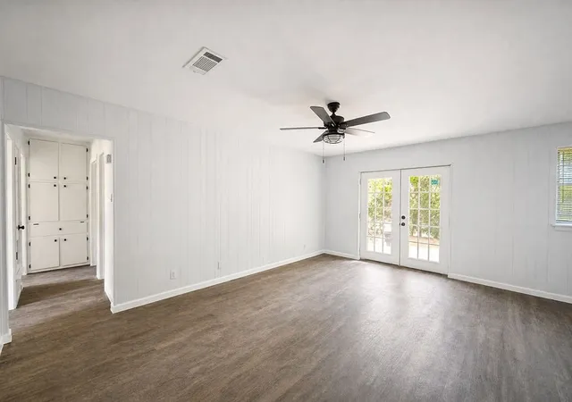 Photo 3 of Sale Pending at 3856 Brambleton Pl, Forest Hill, TX 76119 | MLS# 21318946 | Listing updated on 2026-09-08