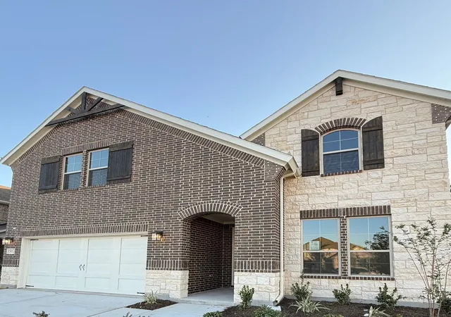 Photo 1 of Sale Pending at 15012 Green Bluff Dr, Aledo, TX 76008 | MLS# 21315717 | Listing updated on 2026-09-08