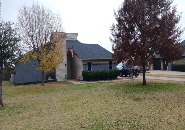 Photo 1 of Single family home for sale at 12 Cliff Dr, Mineral Wells, TX 76067 | MLS# 21318861 | Listing updated on 2026-09-09