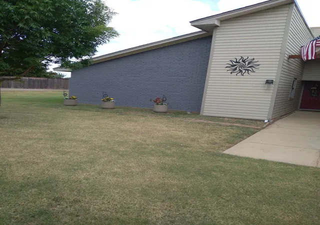 Photo 3 of Single family home for sale at 12 Cliff Dr, Mineral Wells, TX 76067 | MLS# 21318861 | Listing updated on 2026-09-09