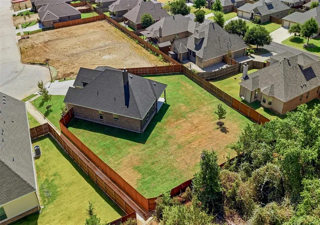 Photo 4 of Sale Pending at 2200 Castle Rock Ln, Weatherford, TX 76087 | MLS# 21319611 | Listing updated on 2026-09-12