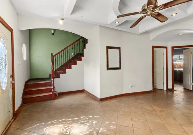 Photo 2 of Single family home for sale at 105 E Linden St, Ennis, TX 75119 | MLS# 21319715 | Listing updated on 2026-09-29