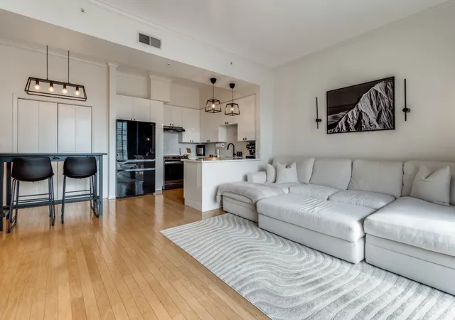 Photo 3 of Sale Pending at 3225 Turtle Creek Blvd #1235, Dallas, TX 75219 | MLS# 21318736 | Listing updated on 2026-09-22