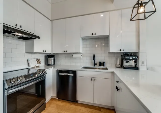 Photo 4 of Sale Pending at 3225 Turtle Creek Blvd #1235, Dallas, TX 75219 | MLS# 21318736 | Listing updated on 2026-09-22