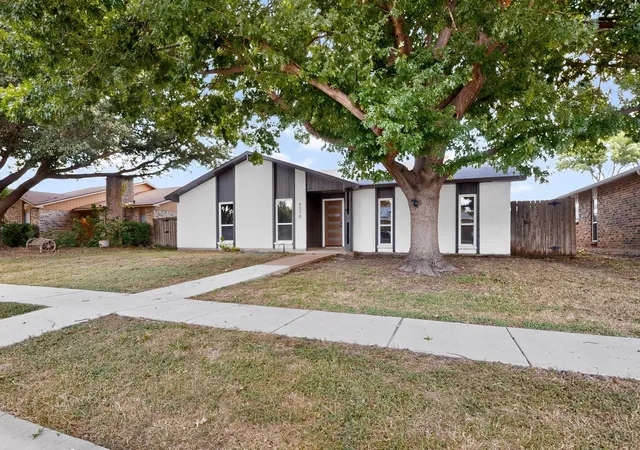 Photo 3 of Sale Pending at 4528 Augusta St, The Colony, TX 75056 | MLS# 21319642 | Listing updated on 2026-09-16