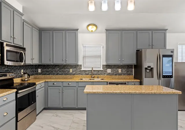 Photo 4 of Single family home for sale at 3207 Candlebrook Dr, Wylie, TX 75098 | MLS# 21316431 | Listing updated on 2026-09-14