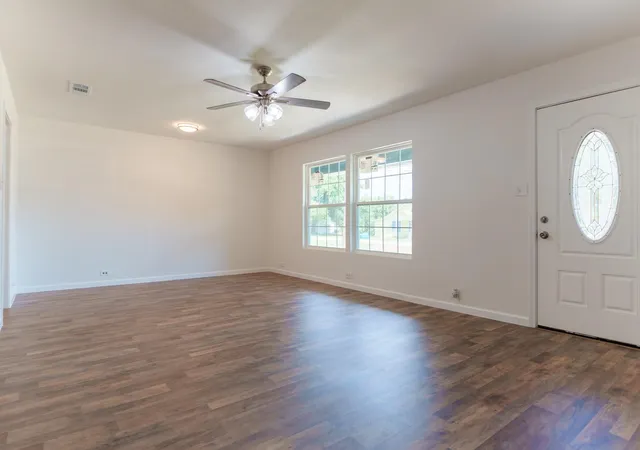 Photo 2 of Single family home for sale at 103 N 6th St E, Dawson, TX 76639 | MLS# 21319980 | Listing updated on 2026-09-21