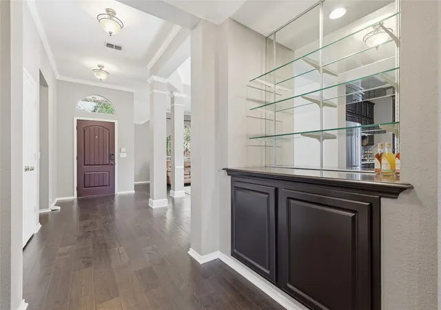 Photo 4 of Single family home for sale at 908 Chapel Dr, Denton, TX 76205 | MLS# 21319982 | Listing updated on 2026-09-10