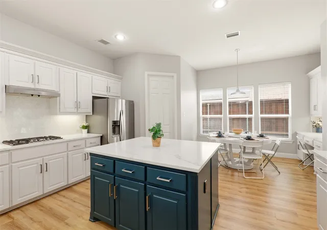 Photo 4 of Single family home for sale at 2370 Sleepy Hollow Trl, Frisco, TX 75033 | MLS# 21319836 | Listing updated on 2026-09-11