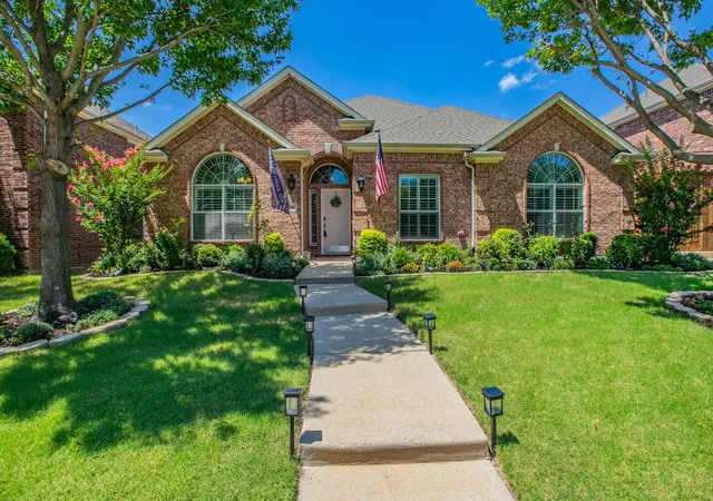 Photo 2 of Sale Pending at 11406 Gatesville Dr, Frisco, TX 75035 | MLS# 21317215 | Listing updated on 2026-09-12