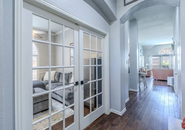 Photo 4 of Sale Pending at 11406 Gatesville Dr, Frisco, TX 75035 | MLS# 21317215 | Listing updated on 2026-09-12