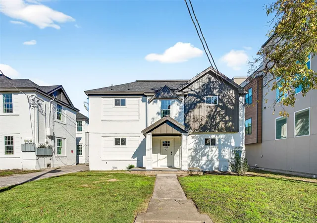 Photo 3 of Multi family home for sale at 435 & 439 W 9th St, Dallas, TX 75208 | MLS# 21318003 | Listing updated on 2026-07-31