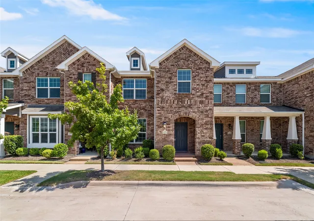 Townhouse for sale at 1271 Lamar Dr, Lewisville, TX 75077 | MLS# 21317402