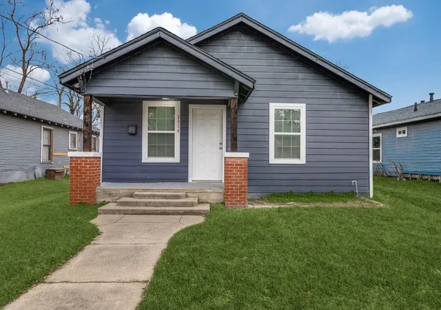 Single family home for sale at 2314 Dathe St, Dallas, TX 75215 | MLS# 21318492